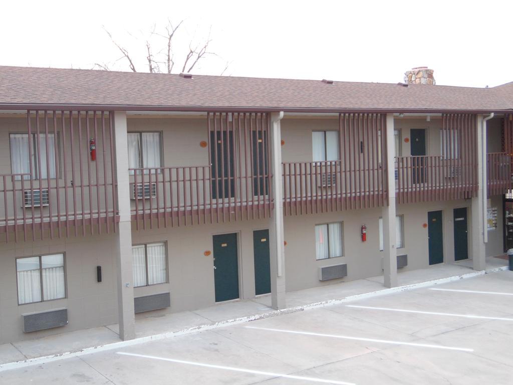 Bear Lodge Motel Sundance Exterior foto